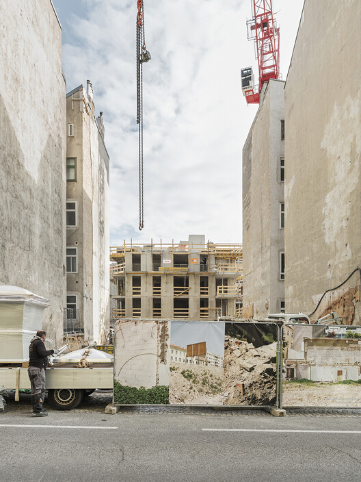 "The Homes of Tomorrow Are Already Built": European Citizens' Initiative for the Right to Housing Opens Signature Collection "The Homes of Tomorrow Are Already Built": European Citizens' Initiative for the Right to Housing Opens Signature Collection - Image 18 of 18
