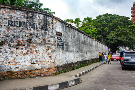 From Garden to Monument: Liberation Landscapes in African Cities - Image 2 of 9