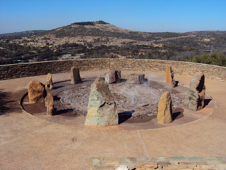 Del jardín al monumento: Paisajes de la liberación en ciudades africanas - Imagen Principal