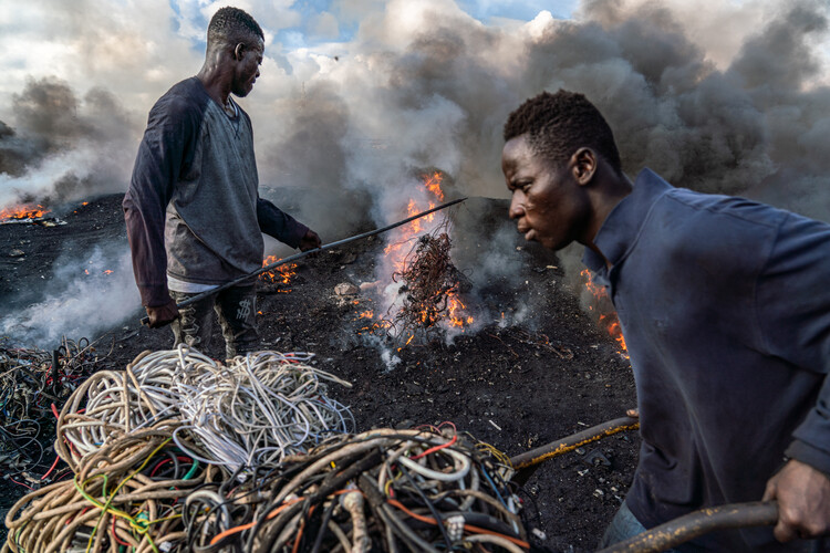 Unearthing the Ground: Architecture and the Politics of Waste