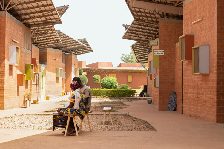 El tiempo como material de construcción en la arquitectura de Francis Kéré - Imagen 8 de 13