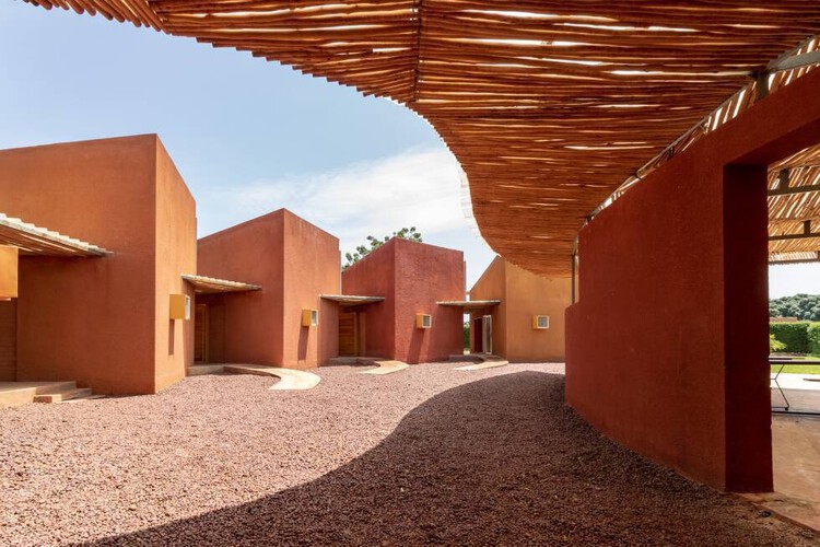 El tiempo como material de construcción en la arquitectura de Francis Kéré - Imagen 11 de 13