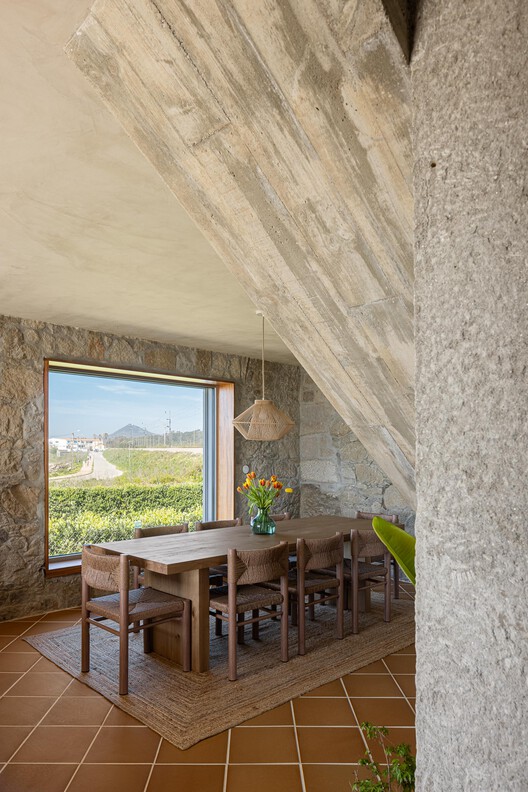 CASA ÂNCORA / Tiago Sousa CASA ÂNCORA / Tiago Sousa - Interior Photography, Dining room, Wood, Beam, Chair, Concrete