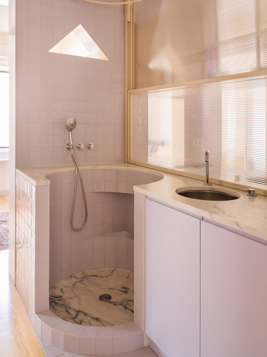 LILAC / BUREAU LILAC / BUREAU - Interior Photography, Bathroom, Bathtub, Glass, Sink