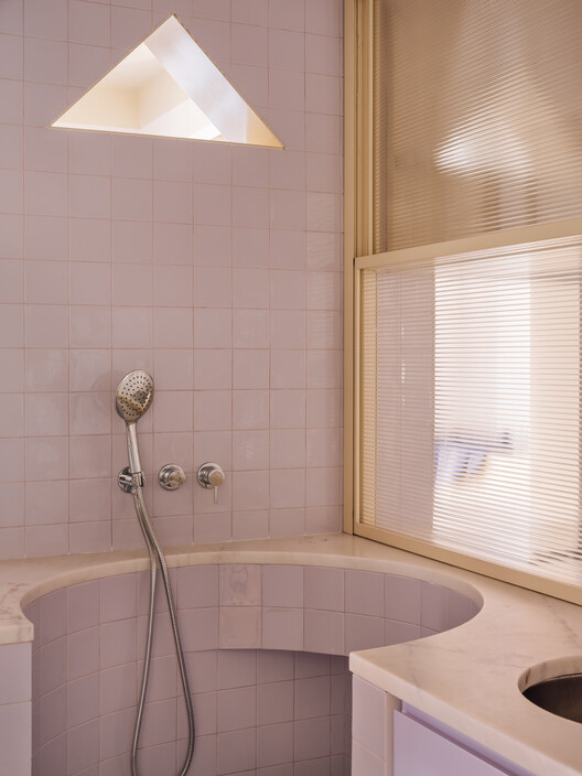 LILAC / BUREAU LILAC / BUREAU - Interior Photography, Bathroom, Glass, Bathtub