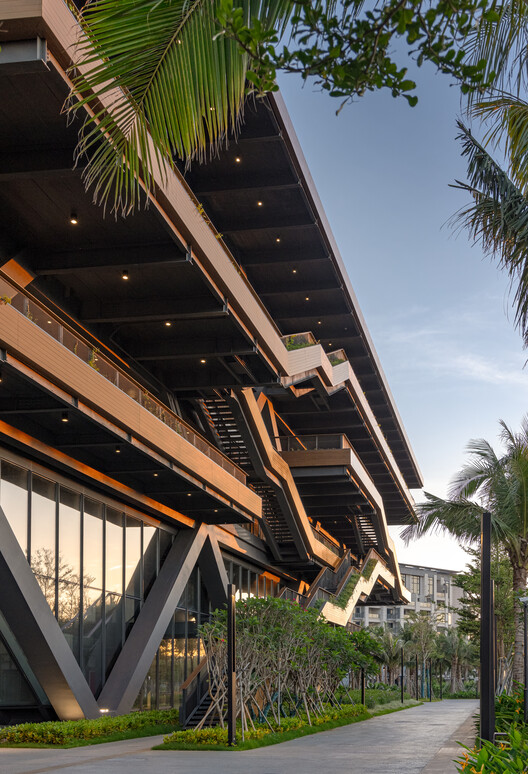 Haikou Workers’ Activity Center (Workers’ Cultural Palace) / CADG Haikou Workers’ Activity Center (Workers’ Cultural Palace) / CADG - Image 32 of 40
