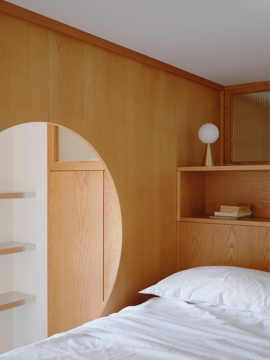 Imbriani – Renovation of Two Apartments in Milan / co.arch studio Imbriani – Renovation of Two Apartments in Milan / co.arch studio - Interior Photography, Bedroom, Wood, Bed, Shelving