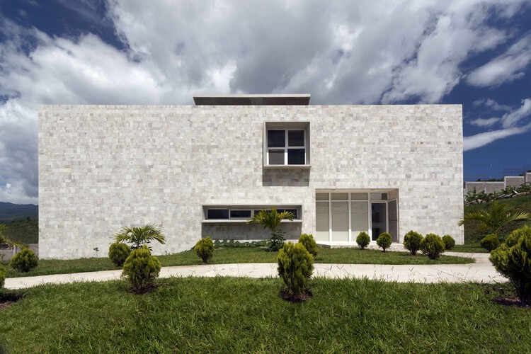 On the International Day of Peace: Architecture Between Conflict and Coexistence - Image 6 of 11