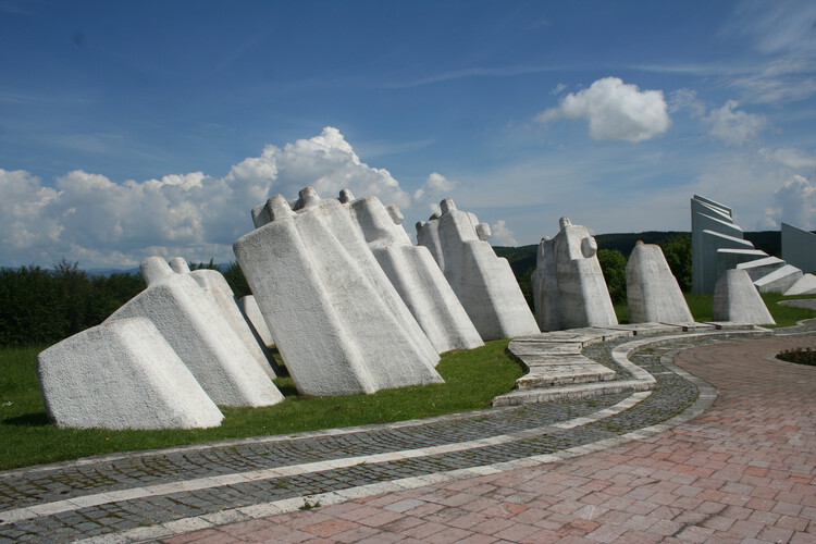On the International Day of Peace: Architecture Between Conflict and Coexistence - Image 8 of 11