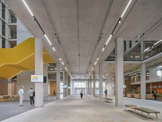 Temple Quarter Enterprise Campus / Feilden Clegg Bradley Studios Temple Quarter Enterprise Campus / Feilden Clegg Bradley Studios - Interior Photography, Column