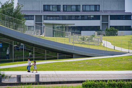 Common Nexus University / Tetsuo Kobori Architects Common Nexus University / Tetsuo Kobori Architects - Exterior Photography