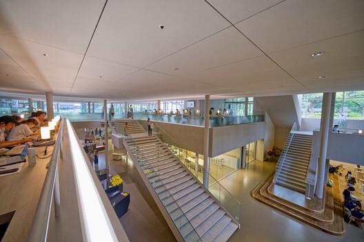 Common Nexus University / Tetsuo Kobori Architects Common Nexus University / Tetsuo Kobori Architects - Interior Photography, Stairs, Glass