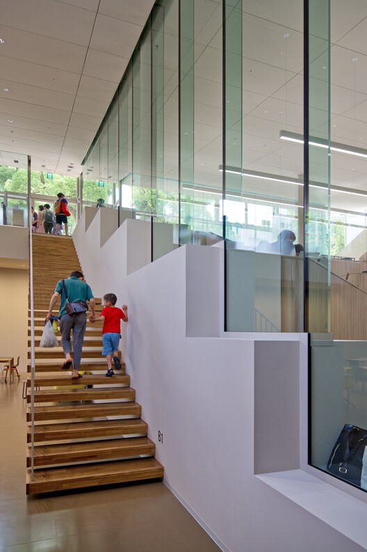 Common Nexus University / Tetsuo Kobori Architects Common Nexus University / Tetsuo Kobori Architects - Interior Photography, Stairs, Wood, Glass
