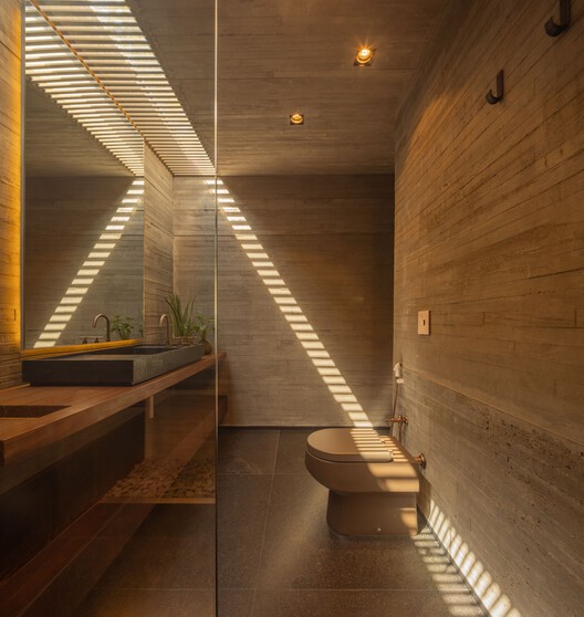 Casa Muxarabi / mf+arquitetos Casa Muxarabi / mf+arquitetos - Interior Photography, Bathroom, Wood, Lighting