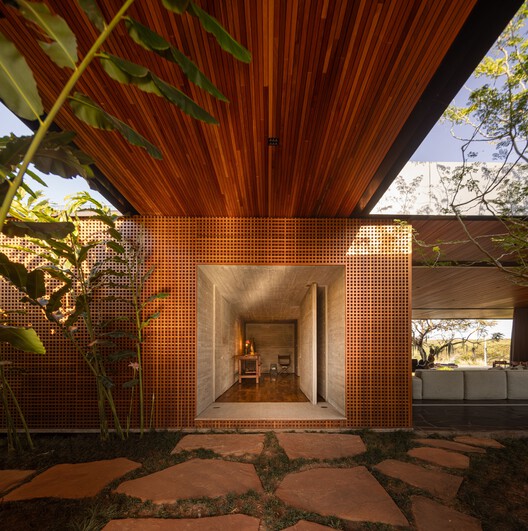Casa Muxarabi / mf+arquitetos Casa Muxarabi / mf+arquitetos - Image 5 of 51