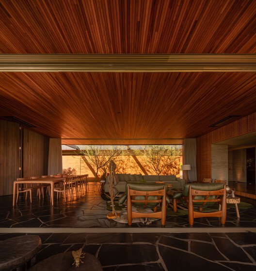 Casa Muxarabi / mf+arquitetos Casa Muxarabi / mf+arquitetos - Interior Photography, Wood, Chair