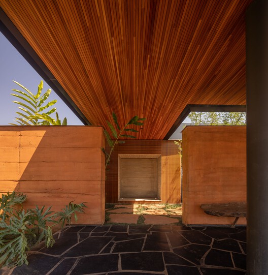 Casa Muxarabi / mf+arquitetos Casa Muxarabi / mf+arquitetos - Image 34 of 51