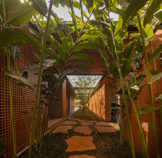 Casa Muxarabi / mf+arquitetos Casa Muxarabi / mf+arquitetos - Image 31 of 51