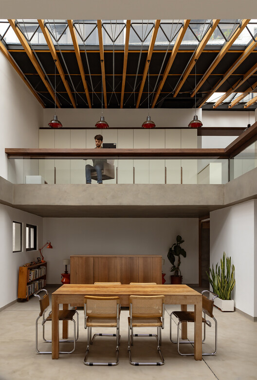 Fuente de Piedra #45 / Feliu Vega Kennedy Arquitectura - Interior Photography, Renovation, Beam, Table, Chair