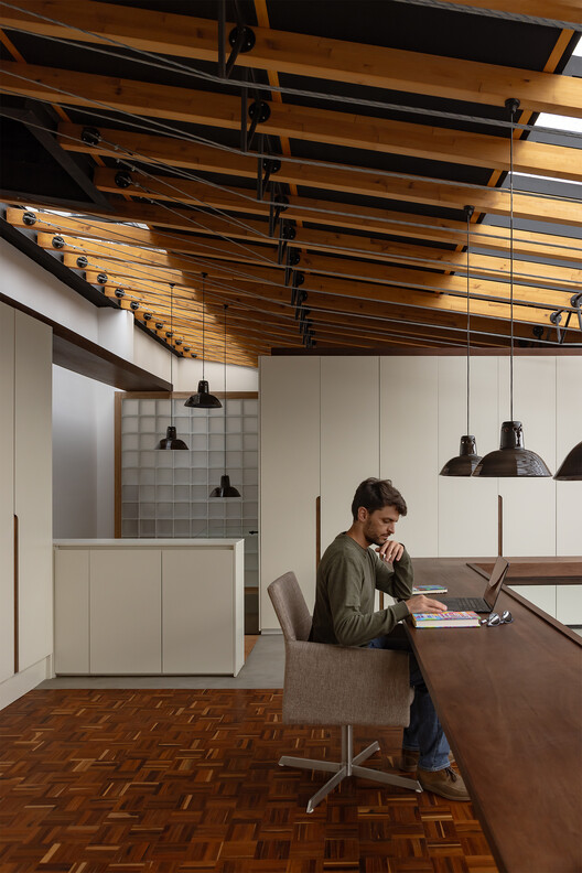 Fuente de Piedra #45 / Feliu Vega Kennedy Arquitectura - Interior Photography, Kitchen, Wood, Table, Chair, Lighting, Beam