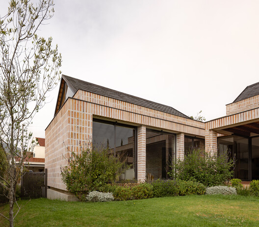 Casa PM / Feliu Vega Kennedy Arquitectura Casa PM / Feliu Vega Kennedy Arquitectura - Exterior Photography, Wood, Garden
