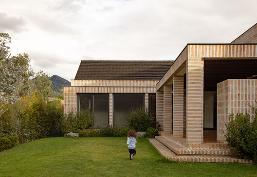 Casa PM / Feliu Vega Kennedy Arquitectura Casa PM / Feliu Vega Kennedy Arquitectura - Image 2 of 26