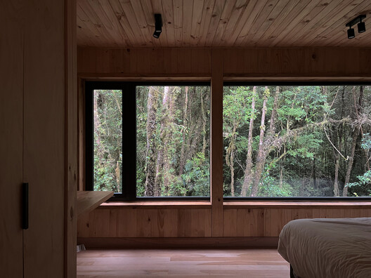 Gaviota House / SAA Arquitectura + Territorio Gaviota House / SAA Arquitectura + Territorio - Interior Photography, Bedroom, Wood, Forest
