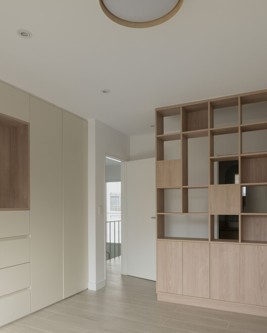 La Haya House / PH TIPO CASA La Haya House / PH TIPO CASA - Interior Photography, Closet, Wood, Lighting, Shelving, Glass