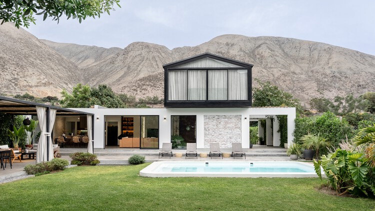 Berna House / Hiro Arquitectos