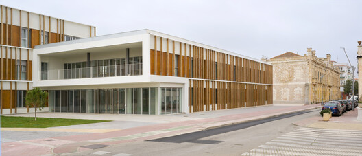Home for Dependent People / SV60 Arquitectos Home for Dependent People / SV60 Arquitectos - Exterior Photography, Facade, Column