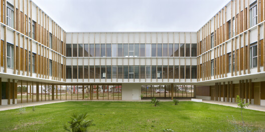 Home for Dependent People / SV60 Arquitectos Home for Dependent People / SV60 Arquitectos - Image 13 of 26