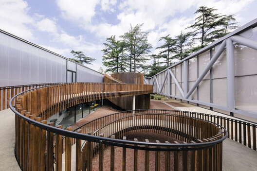 Spiraling Up: 6 Projects Using Spiral Ramps for Vertical Movement Spiraling Up: 6 Projects Using Spiral Ramps for Vertical Movement - Image 11 of 14