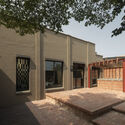 African Futures Institute Transforms Former Warehouse Into Headquarters in Accra, Ghana - Imagem 2 de 4