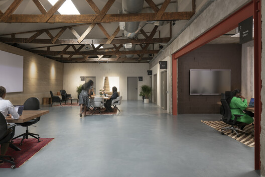 African Futures Institute Transforms Former Warehouse Into Headquarters in Accra, Ghana African Futures Institute Transforms Former Warehouse Into Headquarters in Accra, Ghana - Image 28 of 28