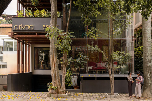 Loja Brick on Sticks / DOT BOT STUDIO Loja Brick on Sticks / DOT BOT STUDIO - Fotografia de Exterior, Madeira