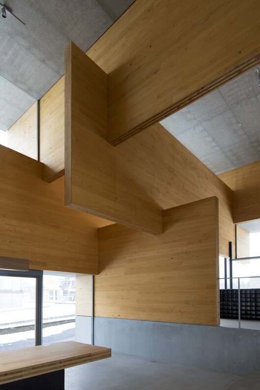 STROOG Headquarters / MOUNT FUJI ARCHITECTS STUDIO STROOG Headquarters / MOUNT FUJI ARCHITECTS STUDIO - Interior Photography, Wood, Beam