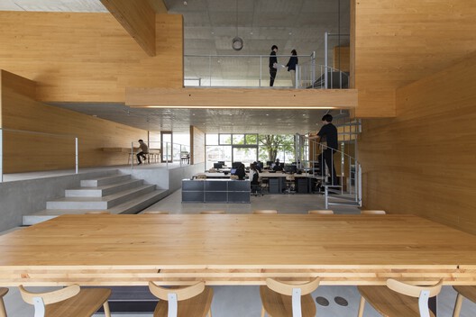 STROOG Headquarters / MOUNT FUJI ARCHITECTS STUDIO STROOG Headquarters / MOUNT FUJI ARCHITECTS STUDIO - Interior Photography, Kitchen, Wood