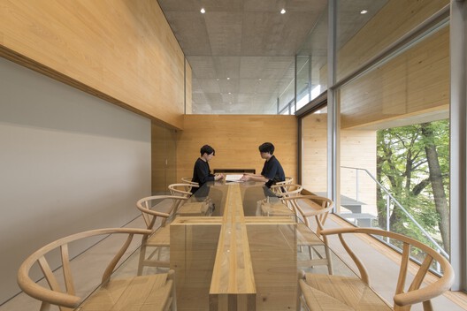STROOG Headquarters / MOUNT FUJI ARCHITECTS STUDIO STROOG Headquarters / MOUNT FUJI ARCHITECTS STUDIO - Interior Photography, Kitchen, Wood, Glass