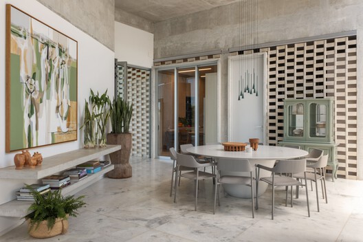 Mogno House / RB Arquitetura Mogno House / RB Arquitetura - Interior Photography, Dining room, Wood, Table, Chair