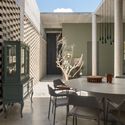 Mogno House / RB Arquitetura - Interior Photography, Houses, Courtyard, Chair