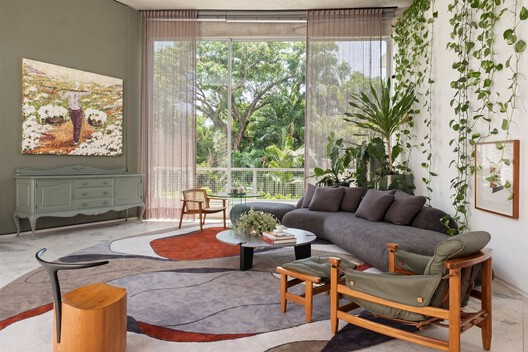 Mogno House / RB Arquitetura Mogno House / RB Arquitetura - Interior Photography, Living Room, Table, Sofa, Chair, Lighting