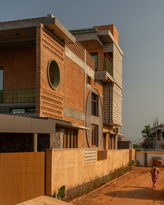 Terràvue Residence / Fictive Architects - Exterior Photography, Wood, Brick, Balcony
