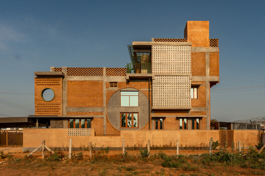 Terràvue Residence / Fictive Architects - Exterior Photography, Brick