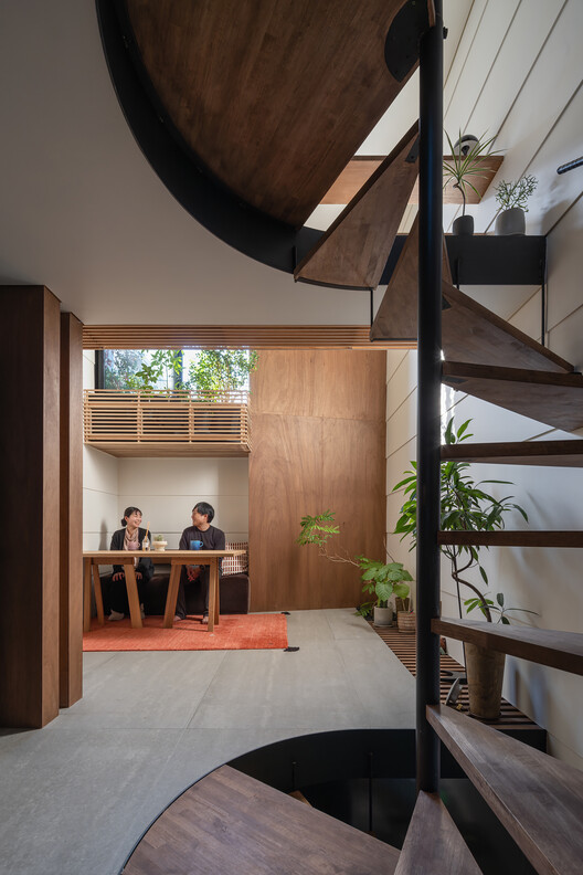House in Kagurazaka / Takumi Wakui + Riho Wakui Architects House in Kagurazaka / Takumi Wakui + Riho Wakui Architects - Interior Photography, Wood, Stairs, Handrail