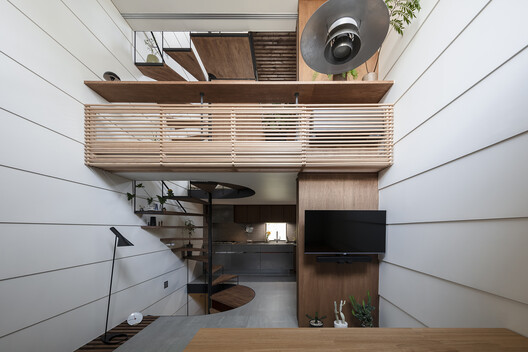 House in Kagurazaka / Takumi Wakui + Riho Wakui Architects House in Kagurazaka / Takumi Wakui + Riho Wakui Architects - Interior Photography, Kitchen, Wood, Stairs, Lighting, Handrail