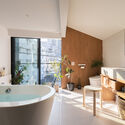 House in Kagurazaka / Takumi Wakui + Riho Wakui Architects