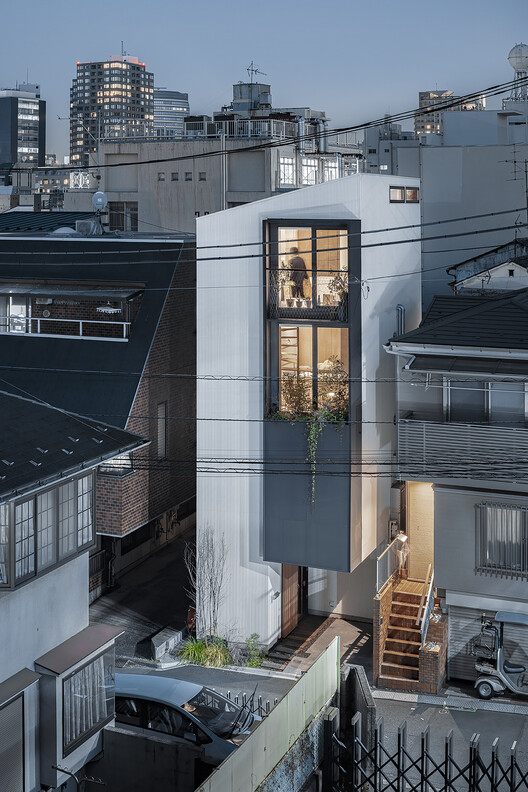 House in Kagurazaka / Takumi Wakui + Riho Wakui Architects House in Kagurazaka / Takumi Wakui + Riho Wakui Architects - Exterior Photography