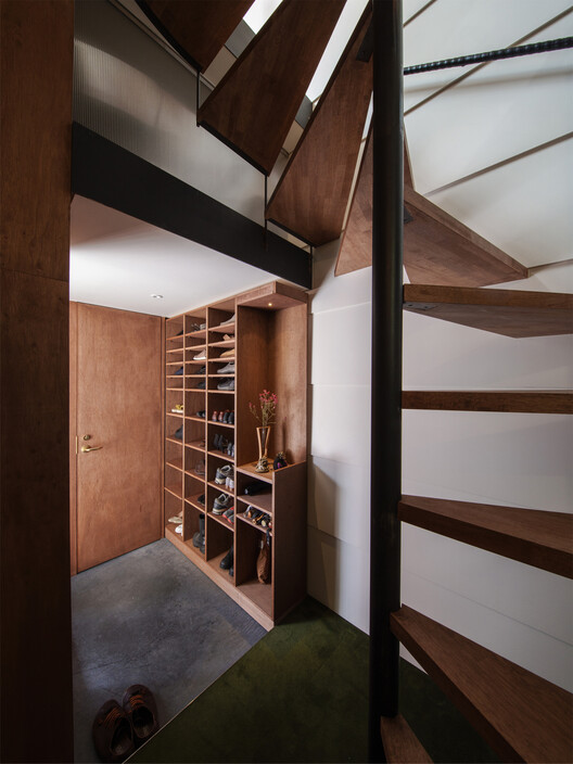 House in Kagurazaka / Takumi Wakui + Riho Wakui Architects House in Kagurazaka / Takumi Wakui + Riho Wakui Architects - Image 11 of 33