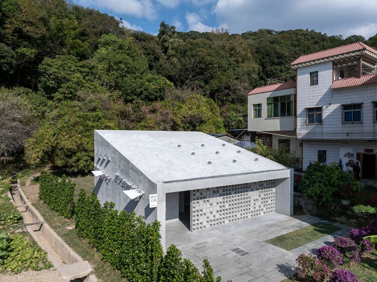 the iLOOminate Public Toilet / Studio 10 - Exterior Photography, Infrastructure, Courtyard