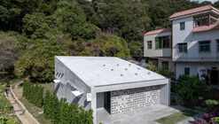 the iLOOminate Public Toilet / Studio 10